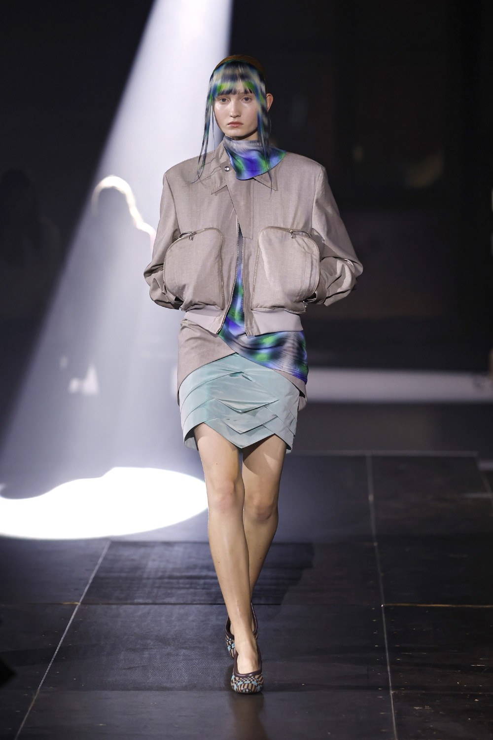 El minimalismo avant de las Fanning en Kiko Kostadinov SS27
