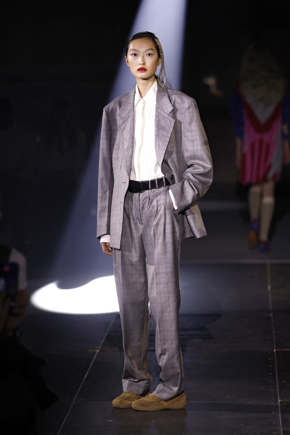 El minimalismo avant de las Fanning en Kiko Kostadinov SS27