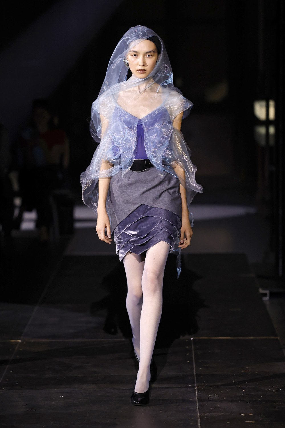 El minimalismo avant de las Fanning en Kiko Kostadinov SS27