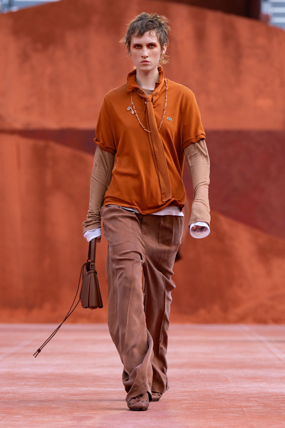 Lacoste celebra la rebeldía de tenistas icónicos para SS27