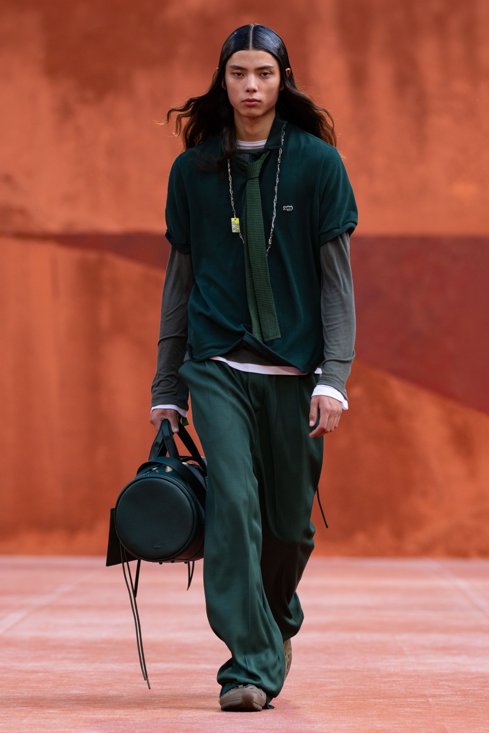Lacoste celebra la rebeldía de tenistas icónicos para SS27