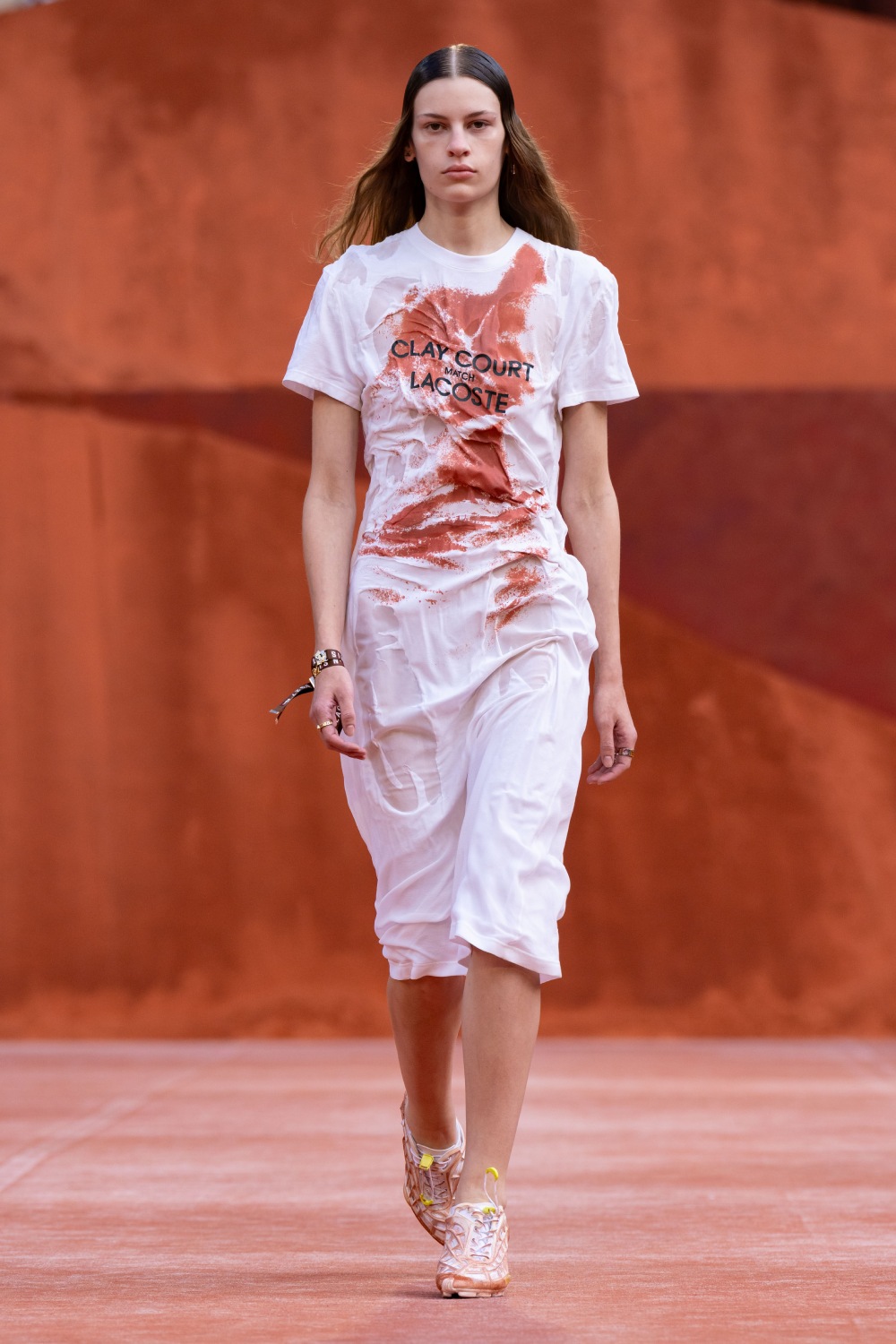 Lacoste celebra la rebeldía de tenistas icónicos para SS27