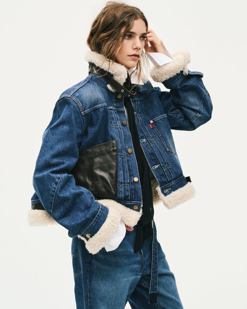 Levi's y Sacai vuelven a reinterpretar los iconos denim