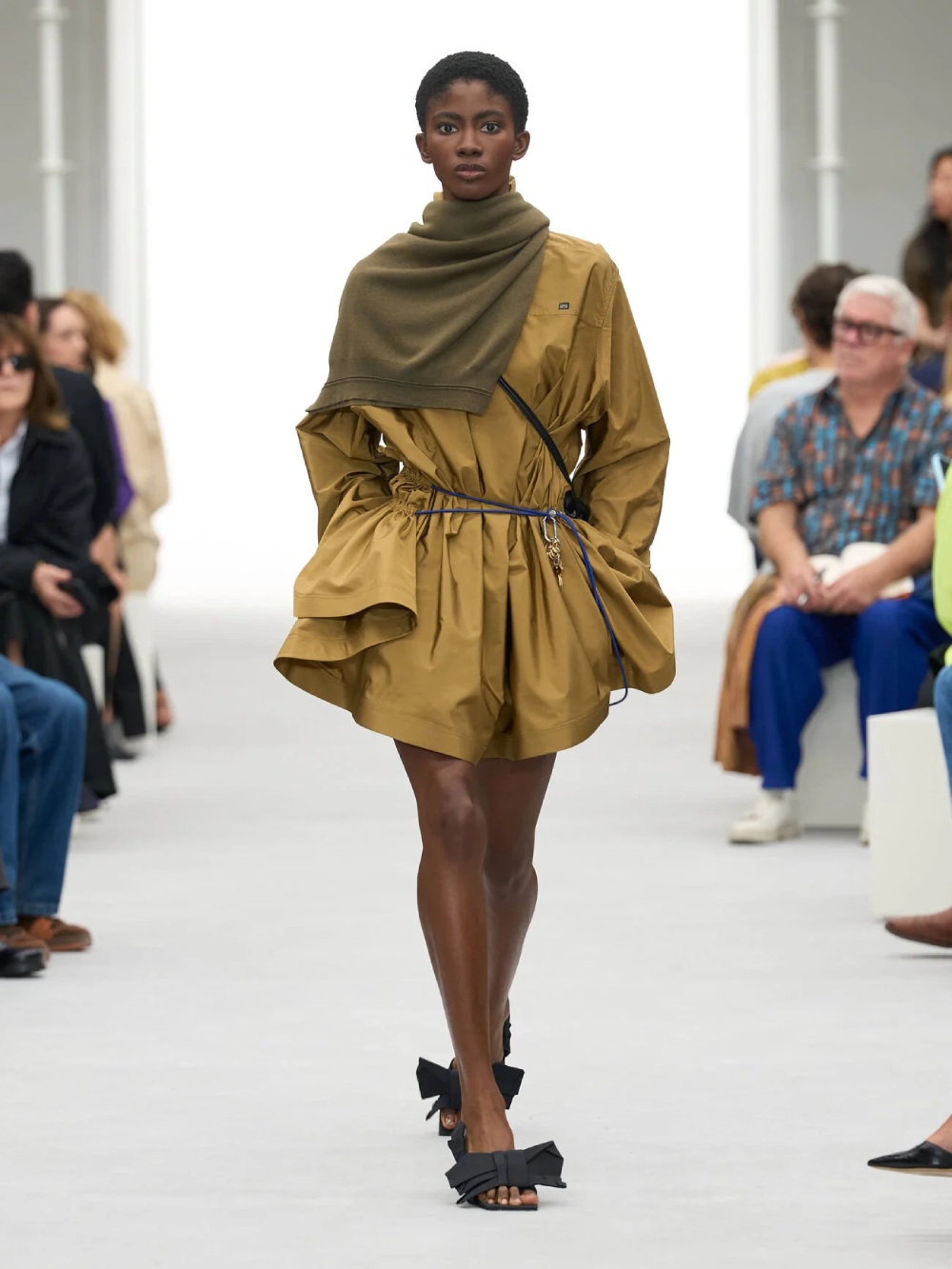 Loewe aterriza entre pragmatismo americano y drama español