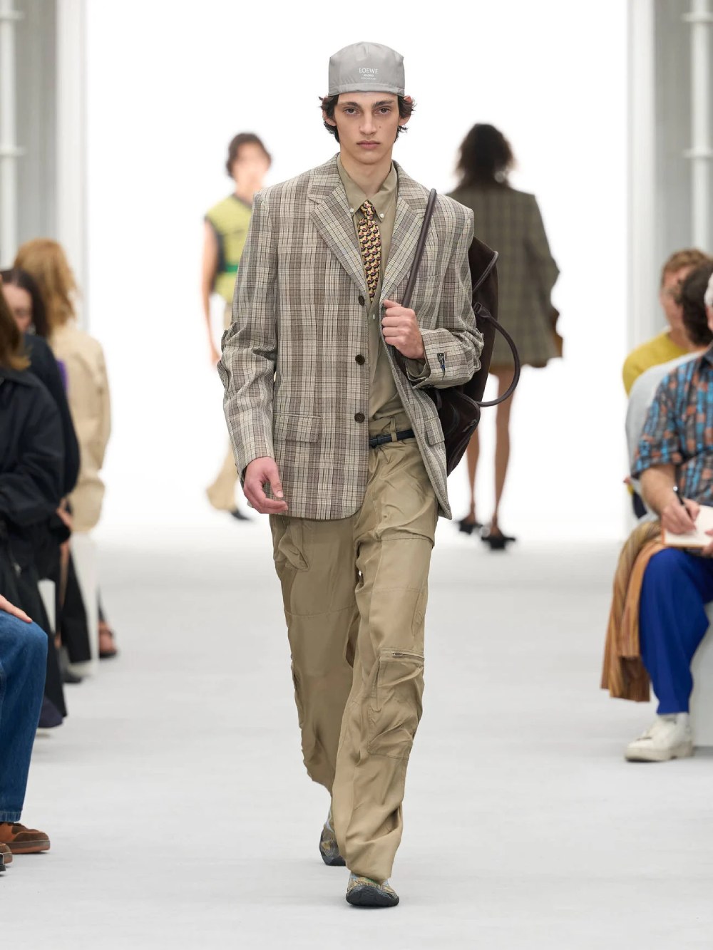 Loewe aterriza entre pragmatismo americano y drama español