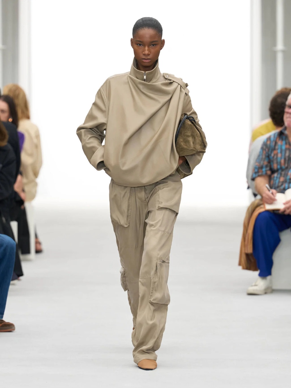 Loewe aterriza entre pragmatismo americano y drama español