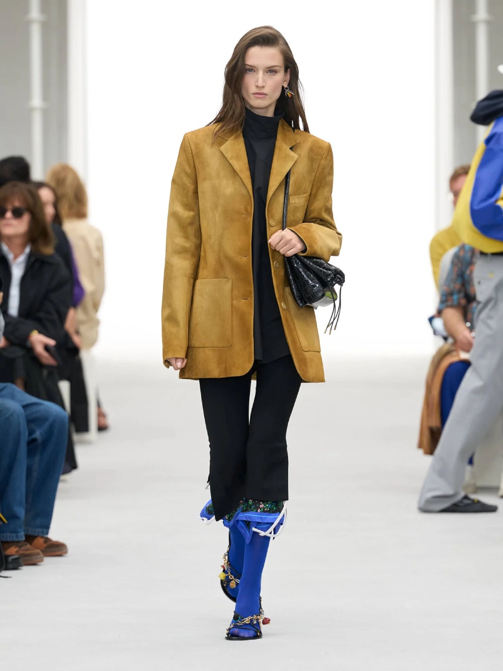 Loewe aterriza entre pragmatismo americano y drama español