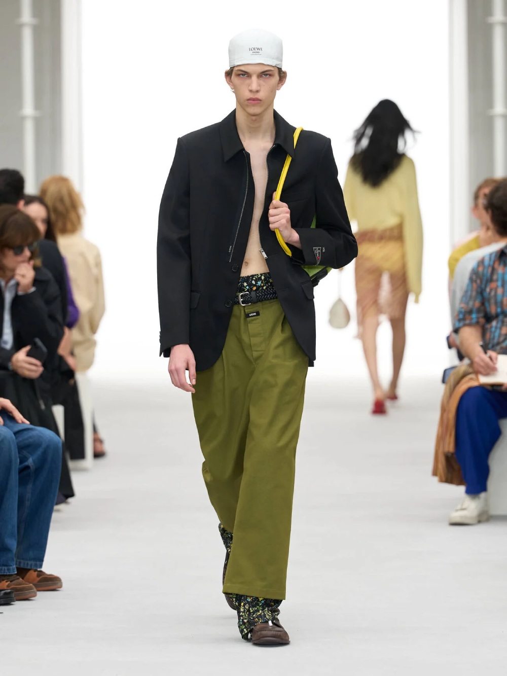 Loewe aterriza entre pragmatismo americano y drama español