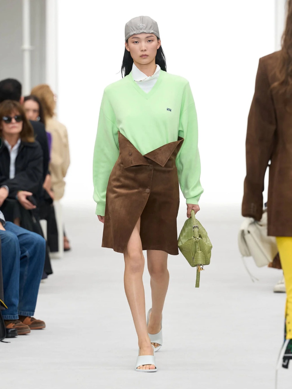Loewe aterriza entre pragmatismo americano y drama español