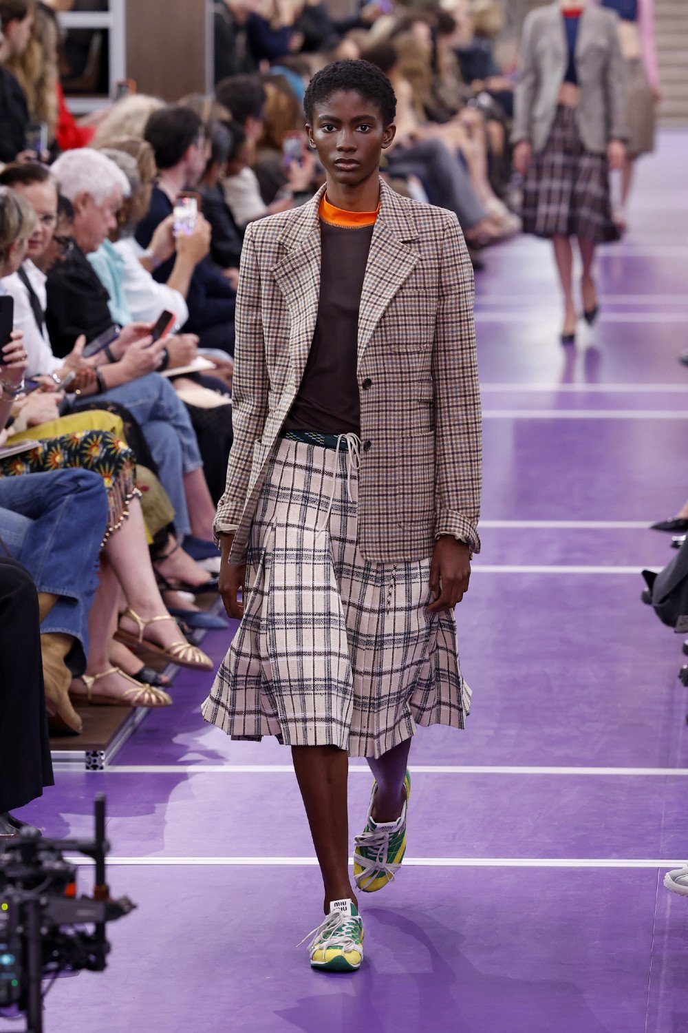 Miu Miu SS27 reescribe sus propios códigos para elevarlos