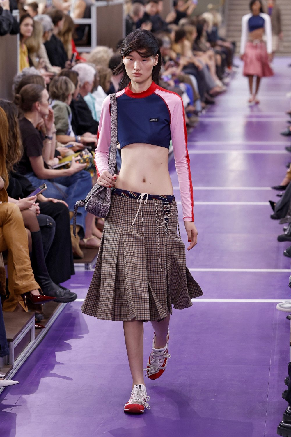 Miu Miu SS27 reescribe sus propios códigos para elevarlos