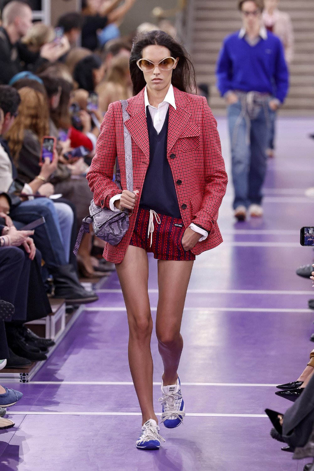 Miu Miu SS27 reescribe sus propios códigos para elevarlos