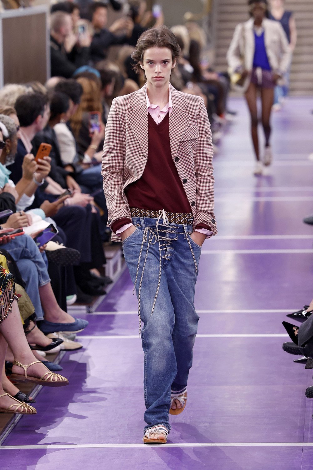 Miu Miu SS27 reescribe sus propios códigos para elevarlos
