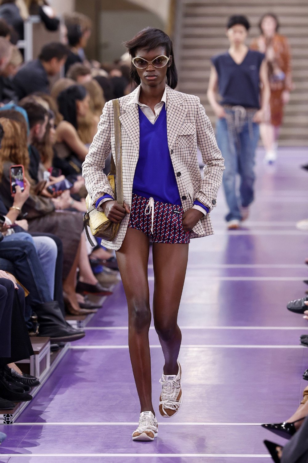 Miu Miu SS27 reescribe sus propios códigos para elevarlos