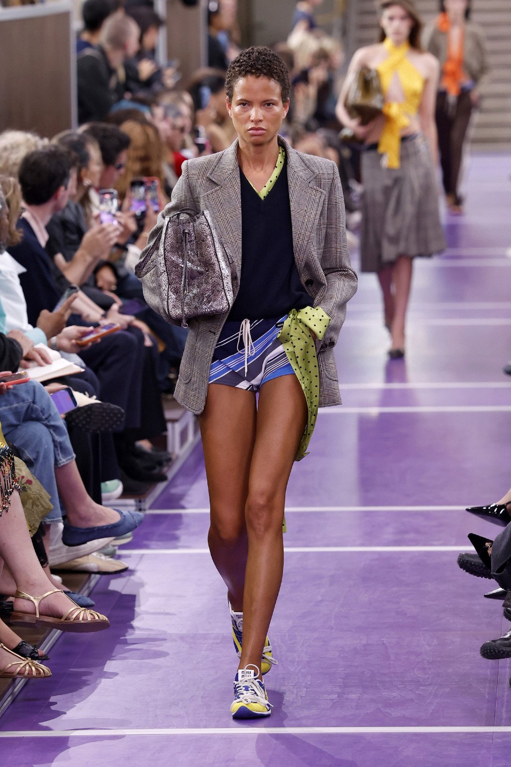 Miu Miu SS27 reescribe sus propios códigos para elevarlos