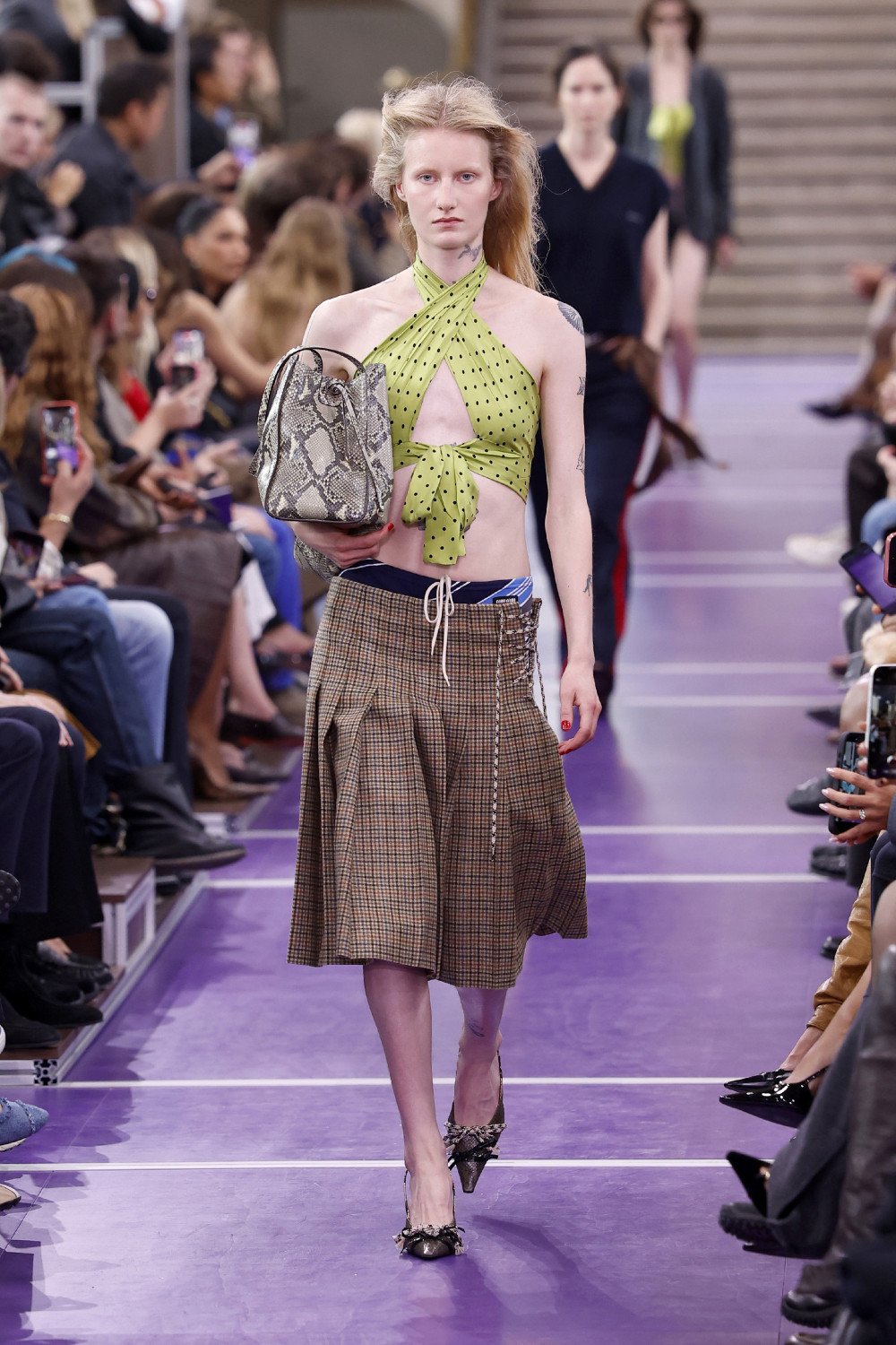 Miu Miu SS27 reescribe sus propios códigos para elevarlos