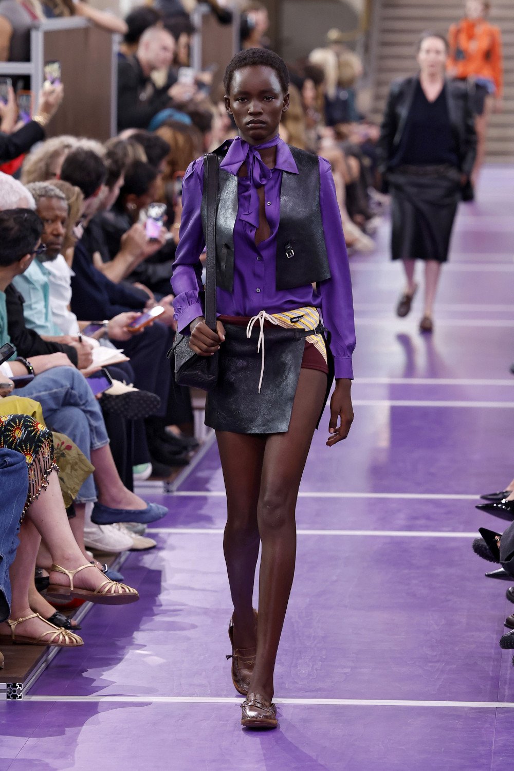 Miu Miu SS27 reescribe sus propios códigos para elevarlos