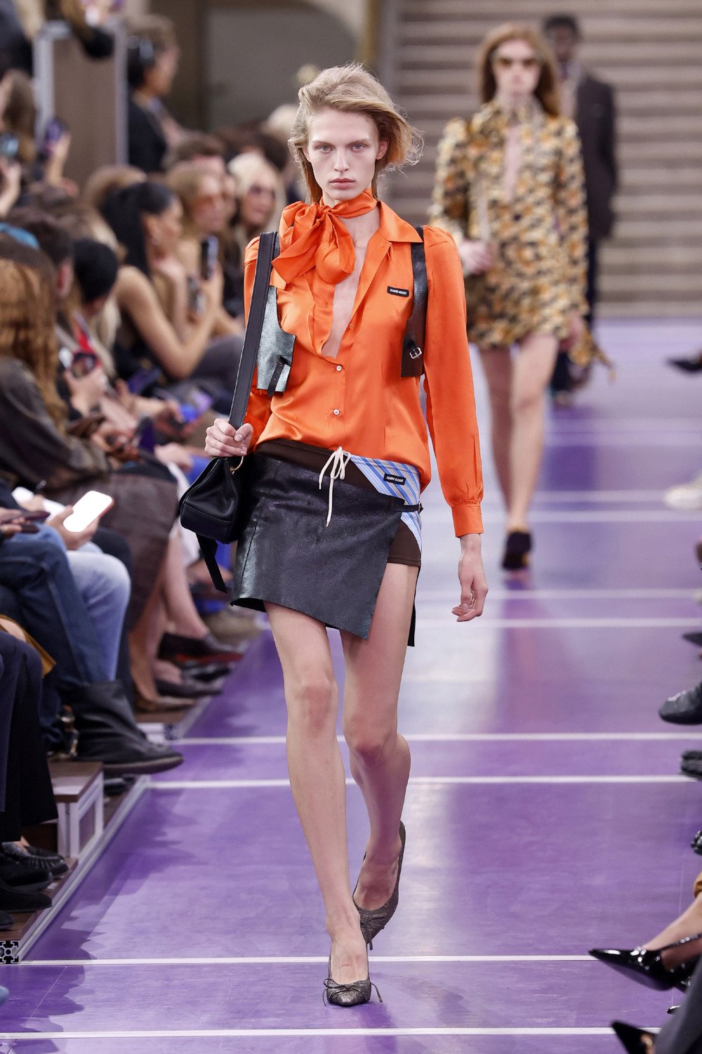 Miu Miu SS27 reescribe sus propios códigos para elevarlos