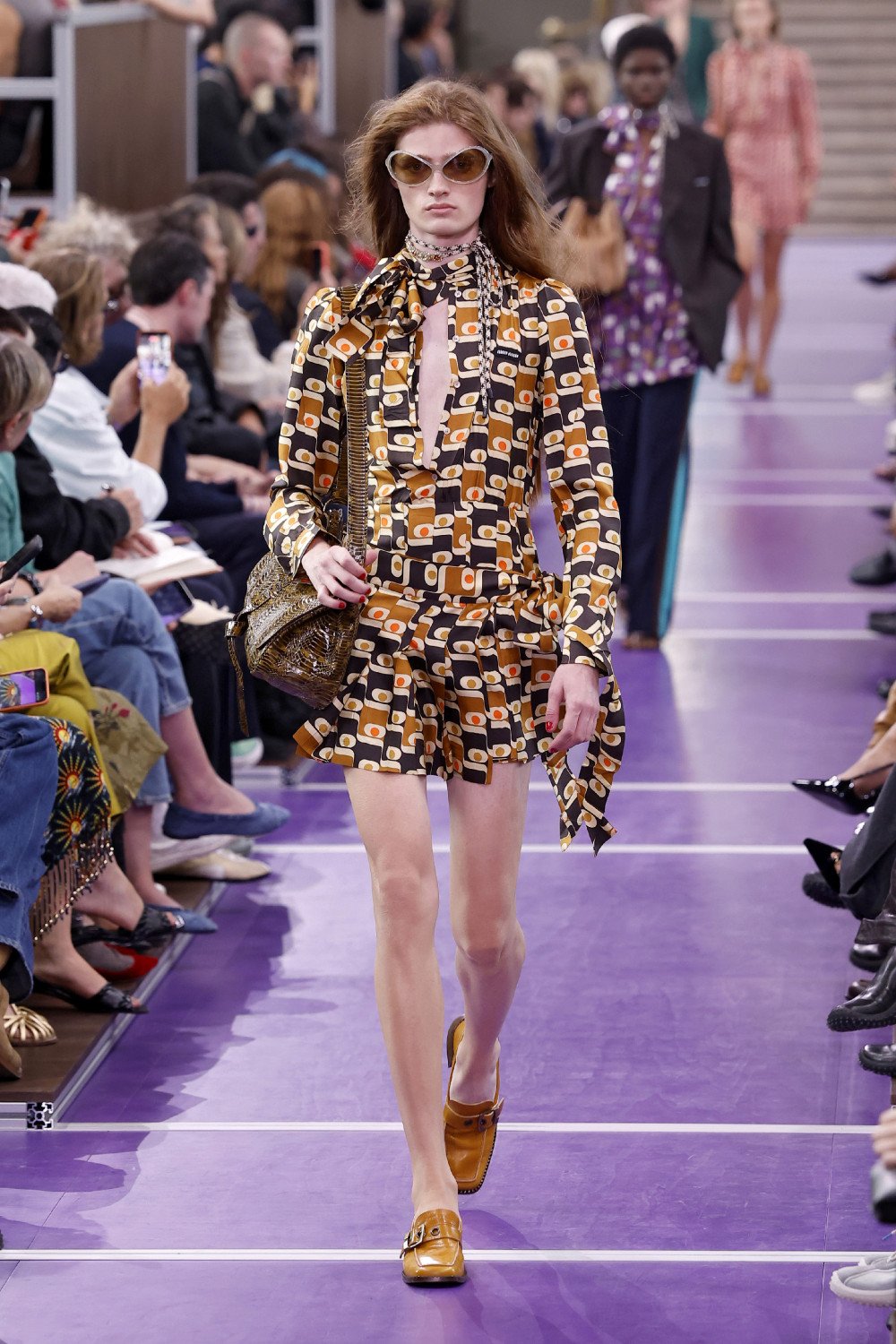 Miu Miu SS27 reescribe sus propios códigos para elevarlos