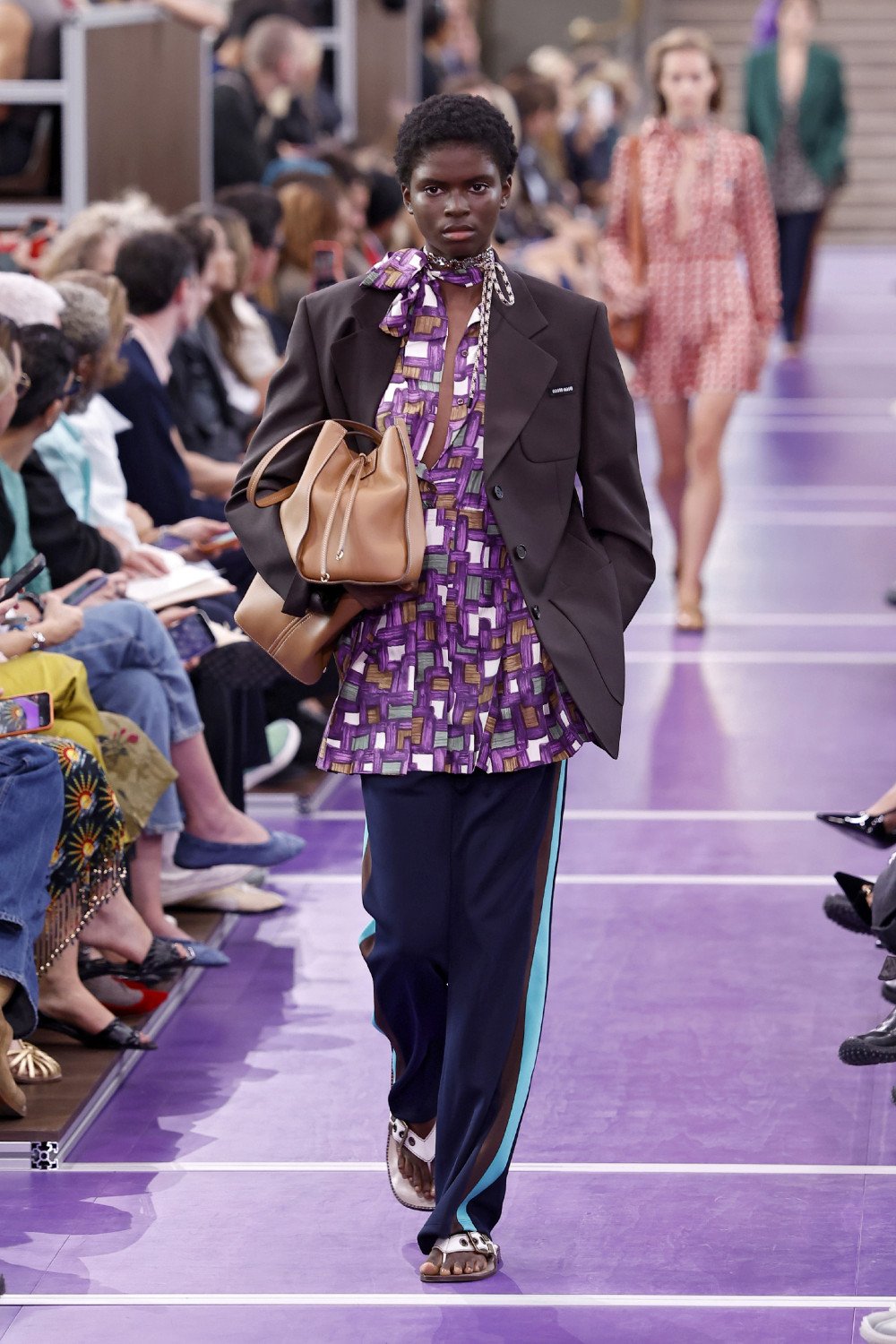Miu Miu SS27 reescribe sus propios códigos para elevarlos