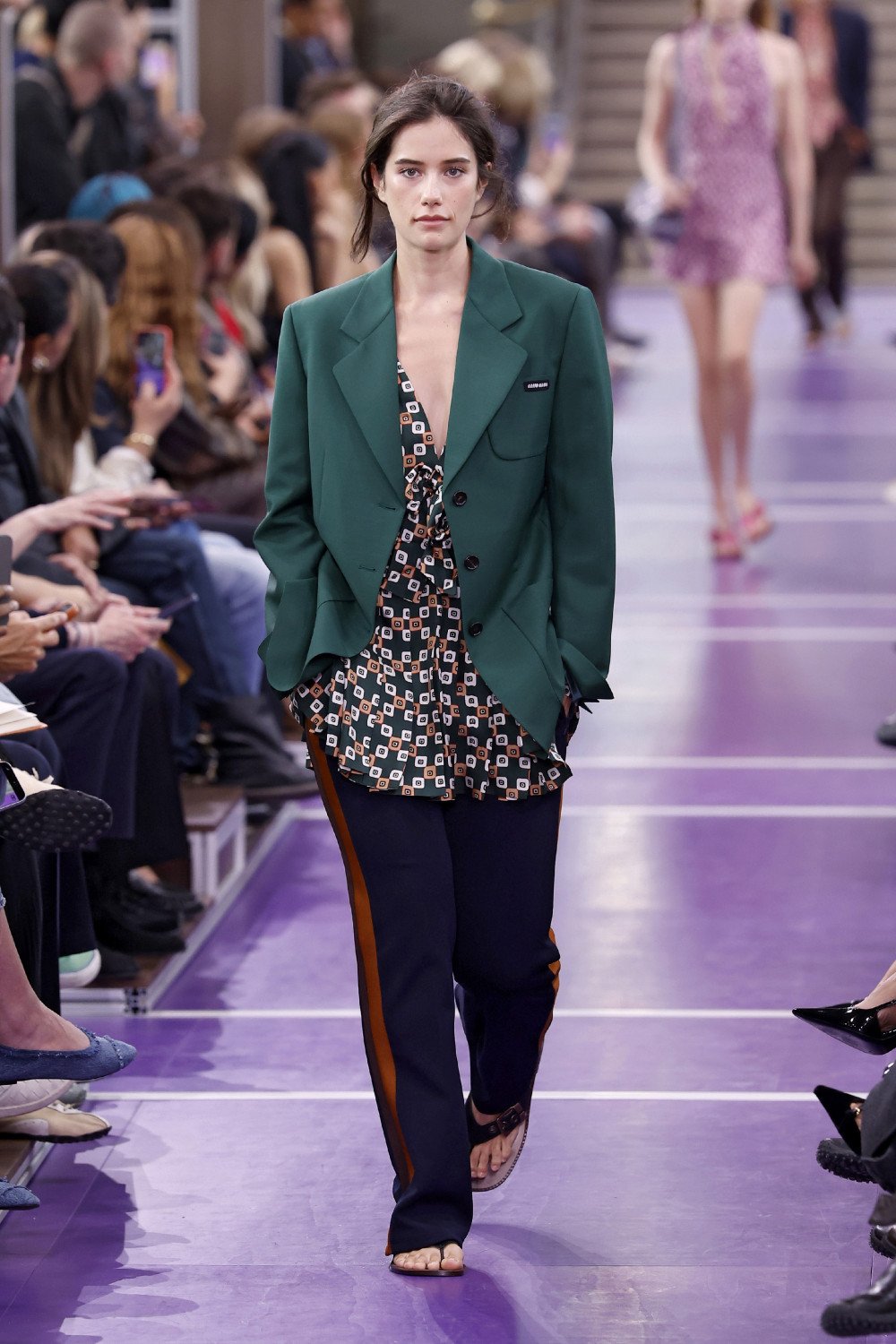 Miu Miu SS27 reescribe sus propios códigos para elevarlos