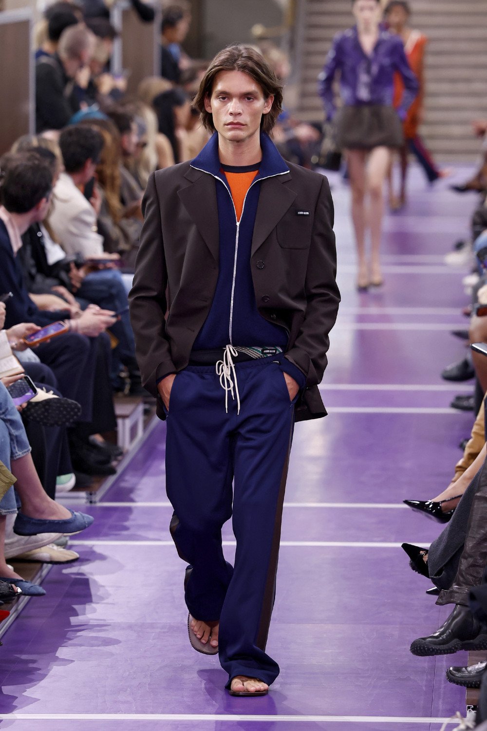 Miu Miu SS27 reescribe sus propios códigos para elevarlos