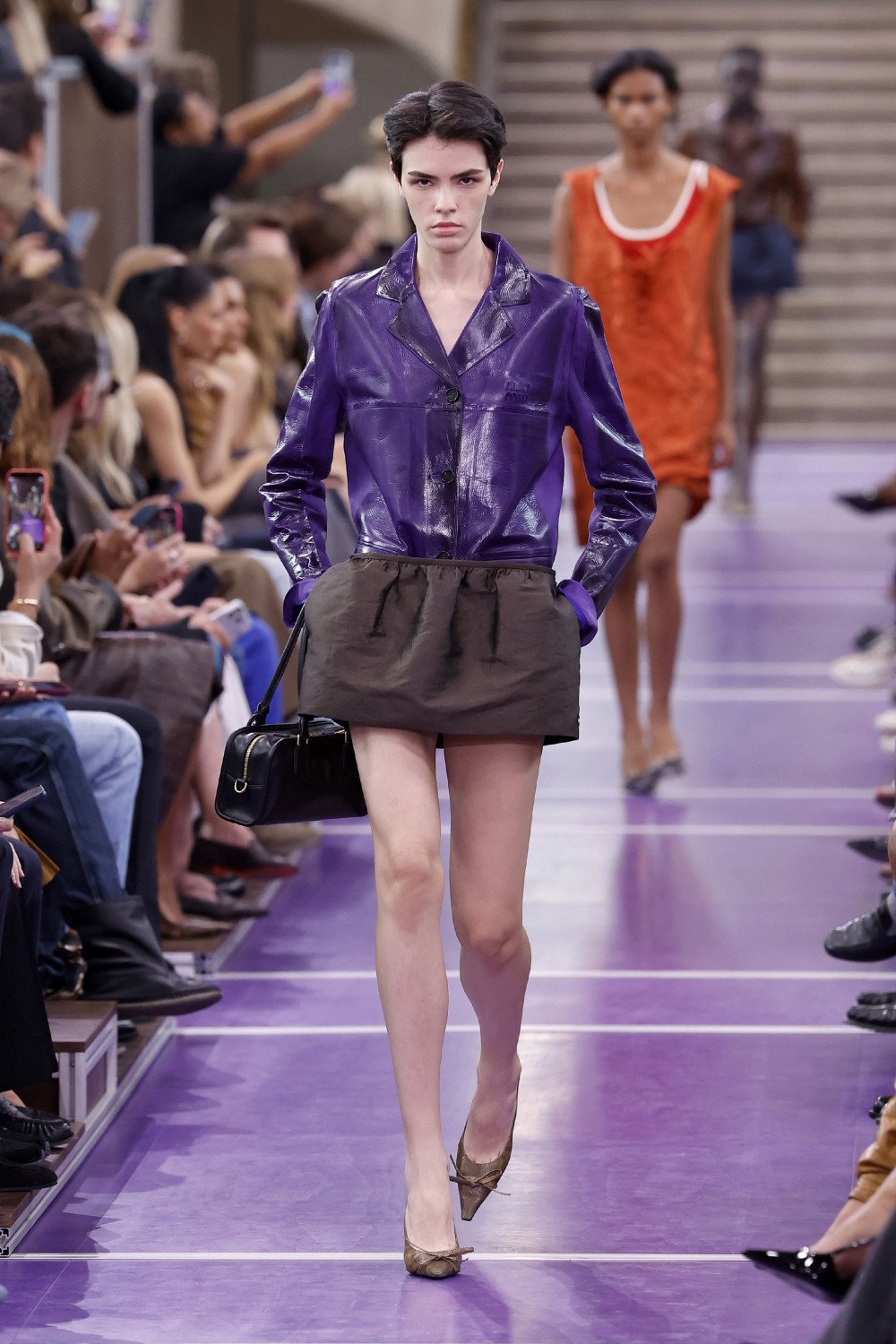 Miu Miu SS27 reescribe sus propios códigos para elevarlos