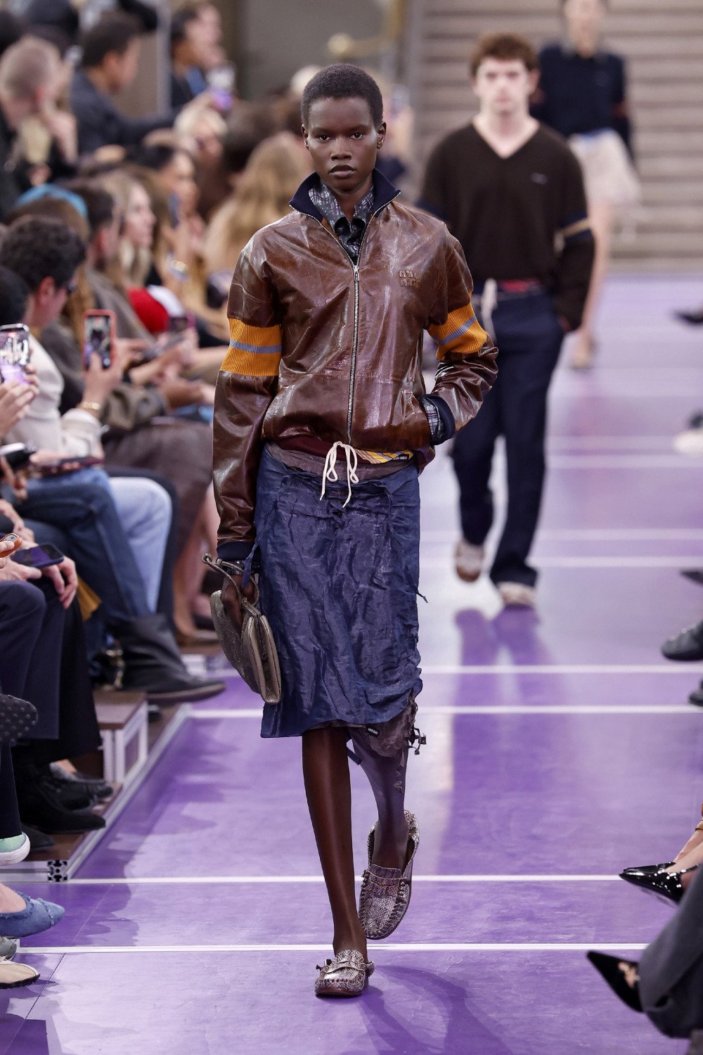 Miu Miu SS27 reescribe sus propios códigos para elevarlos