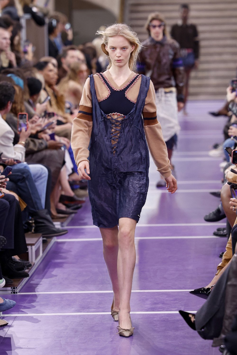Miu Miu SS27 reescribe sus propios códigos para elevarlos