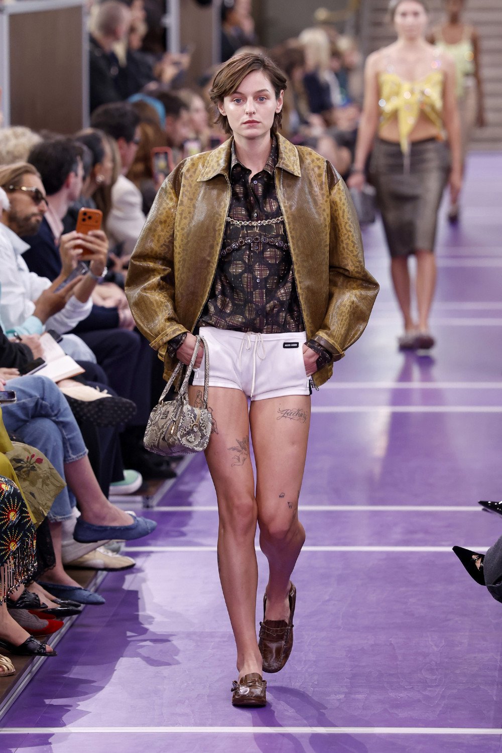Miu Miu SS27 reescribe sus propios códigos para elevarlos