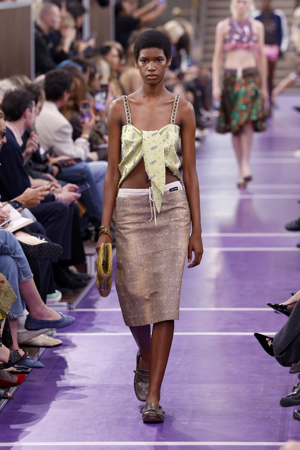 Miu Miu SS27 reescribe sus propios códigos para elevarlos