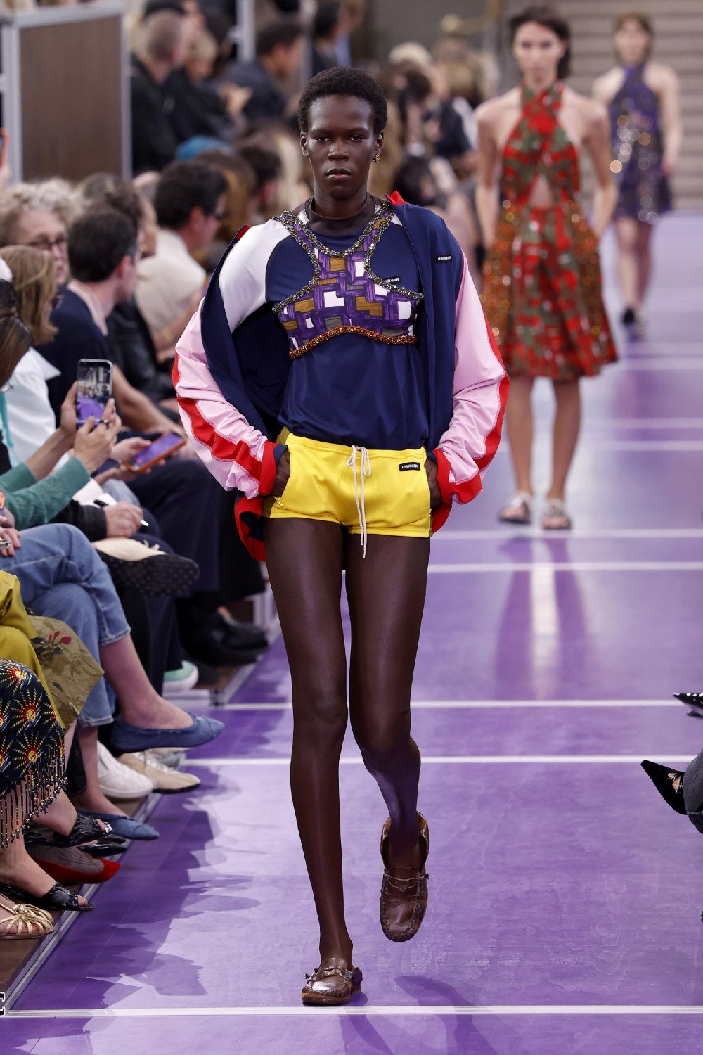 Miu Miu SS27 reescribe sus propios códigos para elevarlos