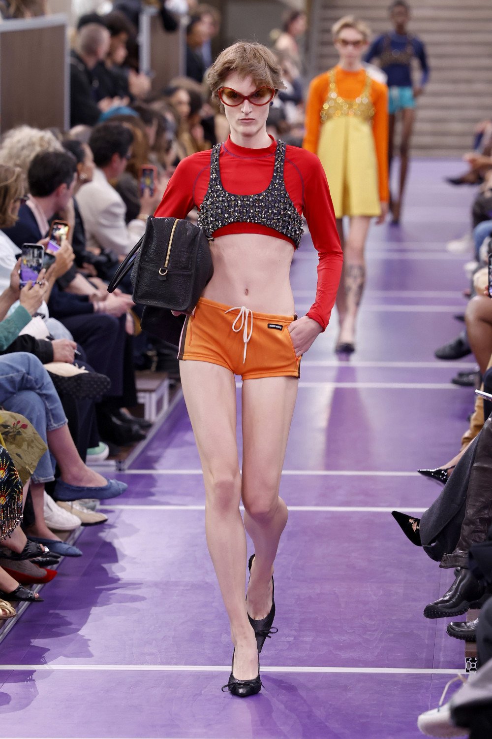 Miu Miu SS27 reescribe sus propios códigos para elevarlos