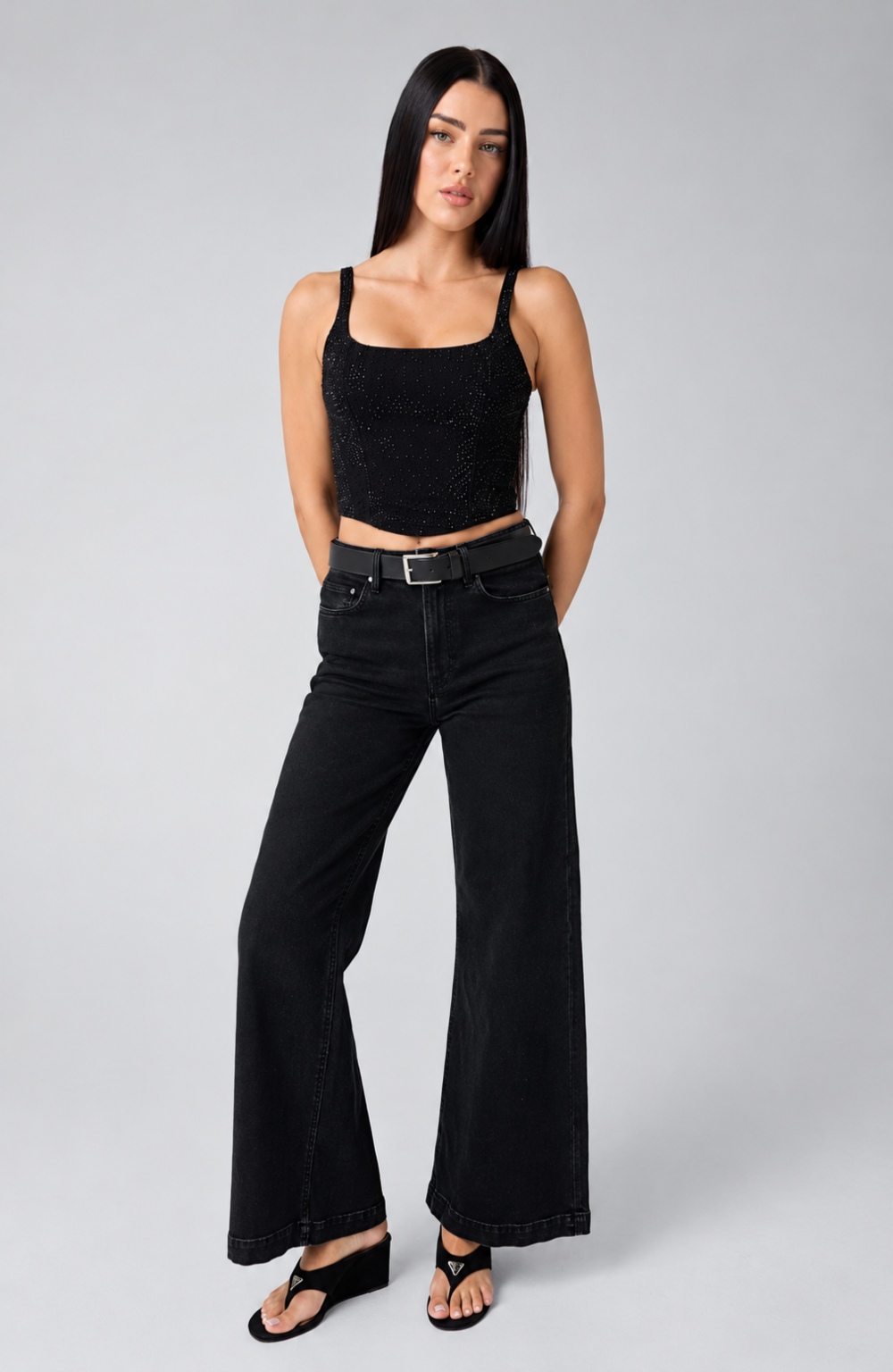 Los bustiers de Guess Lingerie recuperan el look Y2K