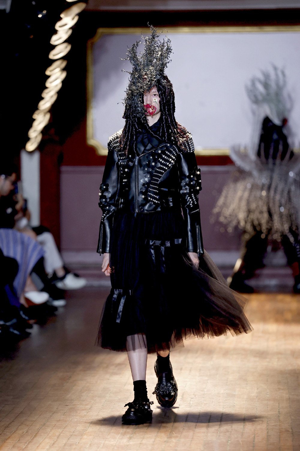 Noir Kei Ninomiya SS27 experimenta con la botánica radical