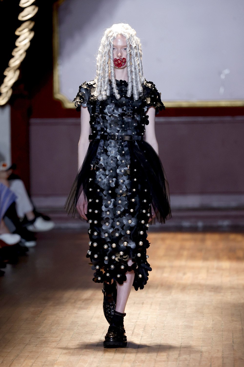Noir Kei Ninomiya SS27 experimenta con la botánica radical