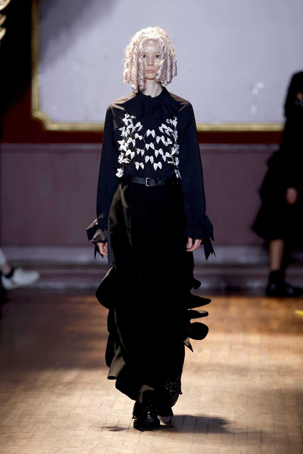 Noir Kei Ninomiya SS27 experimenta con la botánica radical