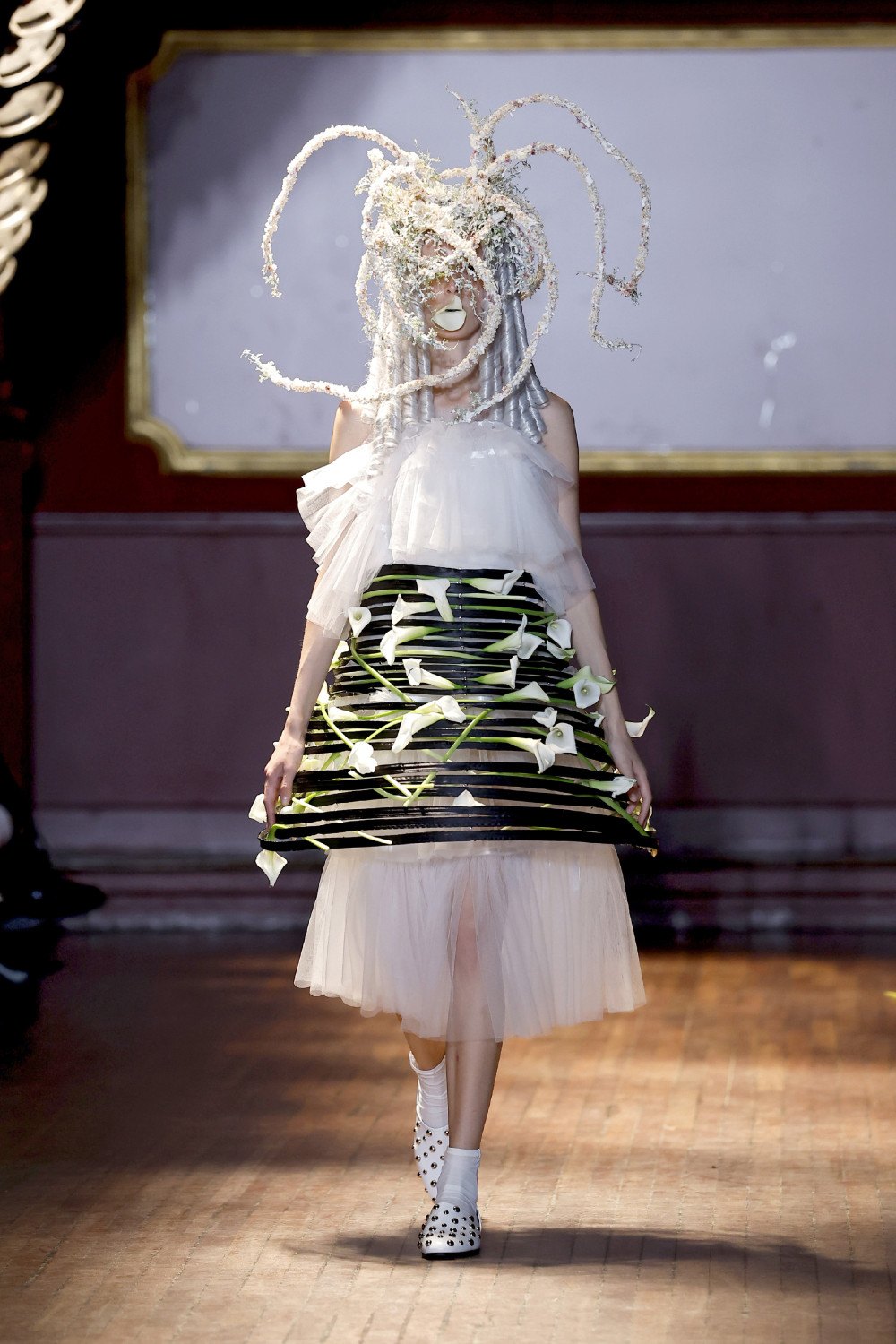 Noir Kei Ninomiya SS27 experimenta con la botánica radical