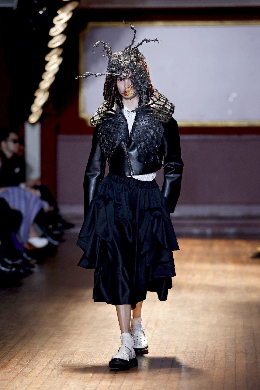 Noir Kei Ninomiya SS27 experimenta con la botánica radical