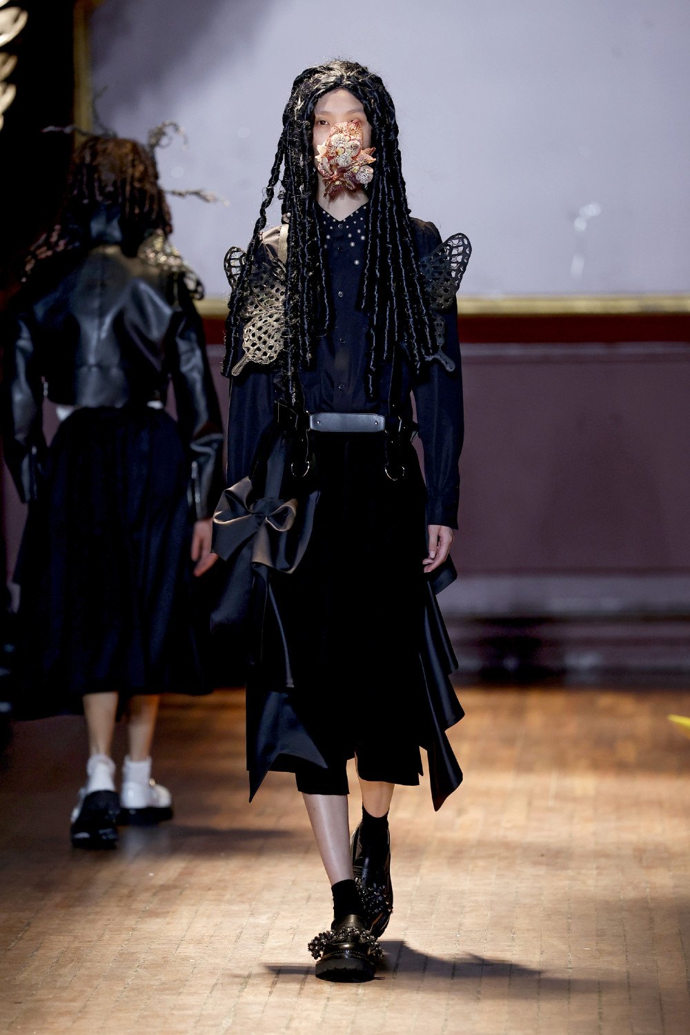 Noir Kei Ninomiya SS27 experimenta con la botánica radical