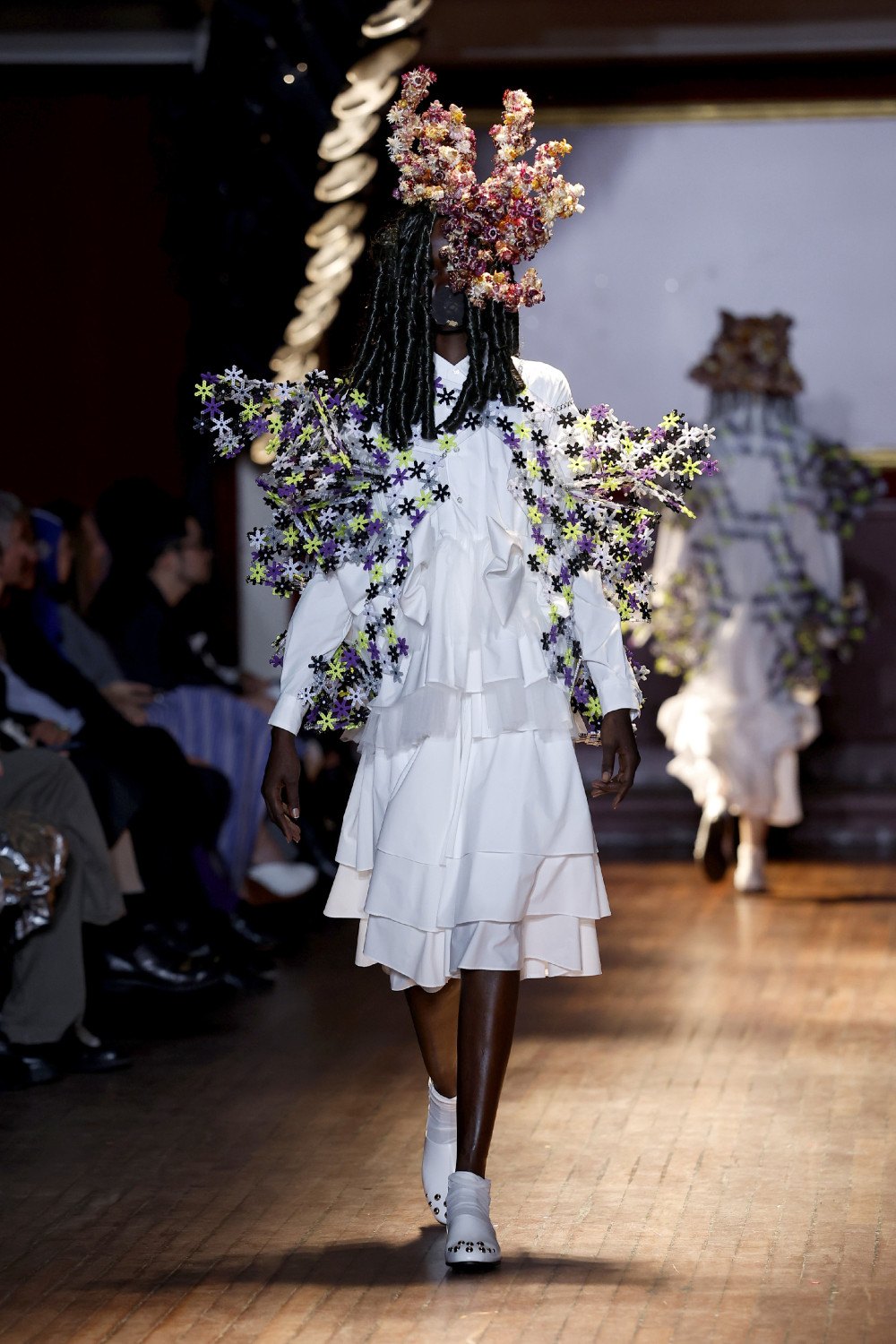 Noir Kei Ninomiya SS27 experimenta con la botánica radical
