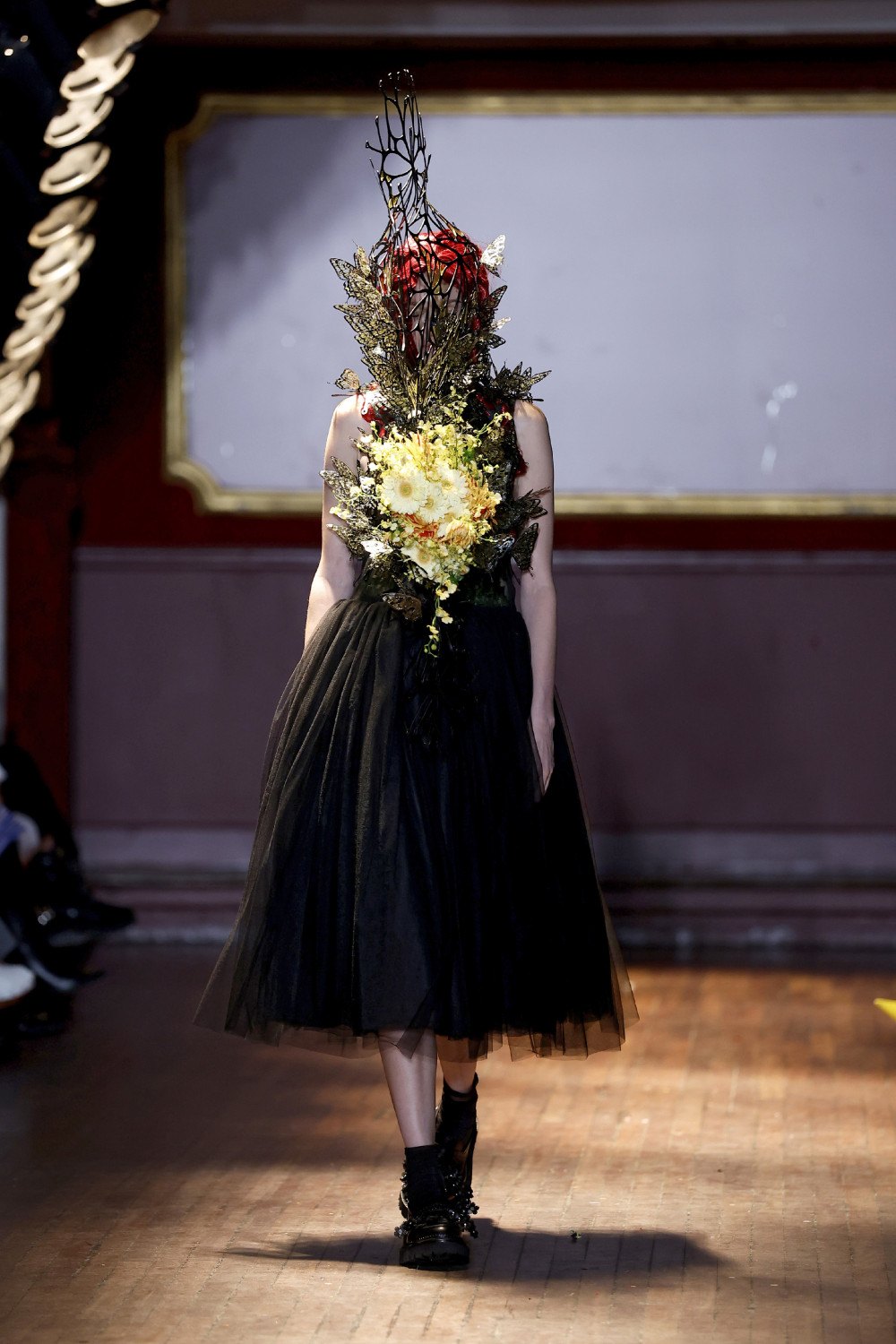 Noir Kei Ninomiya SS27 experimenta con la botánica radical