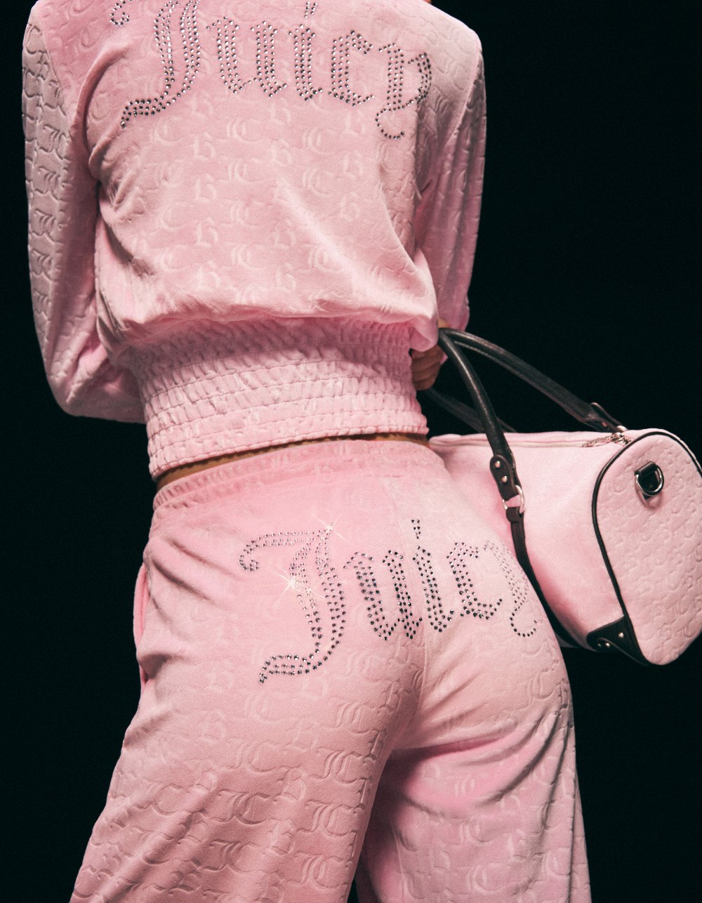 Bershka y Juicy Couture recuperan el glam de los 2000