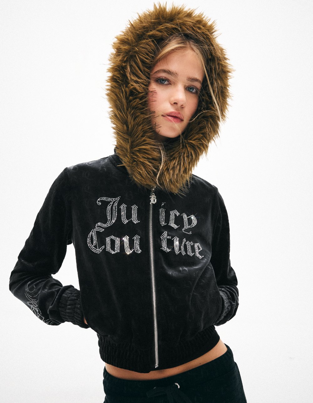 Bershka y Juicy Couture recuperan el glam de los 2000