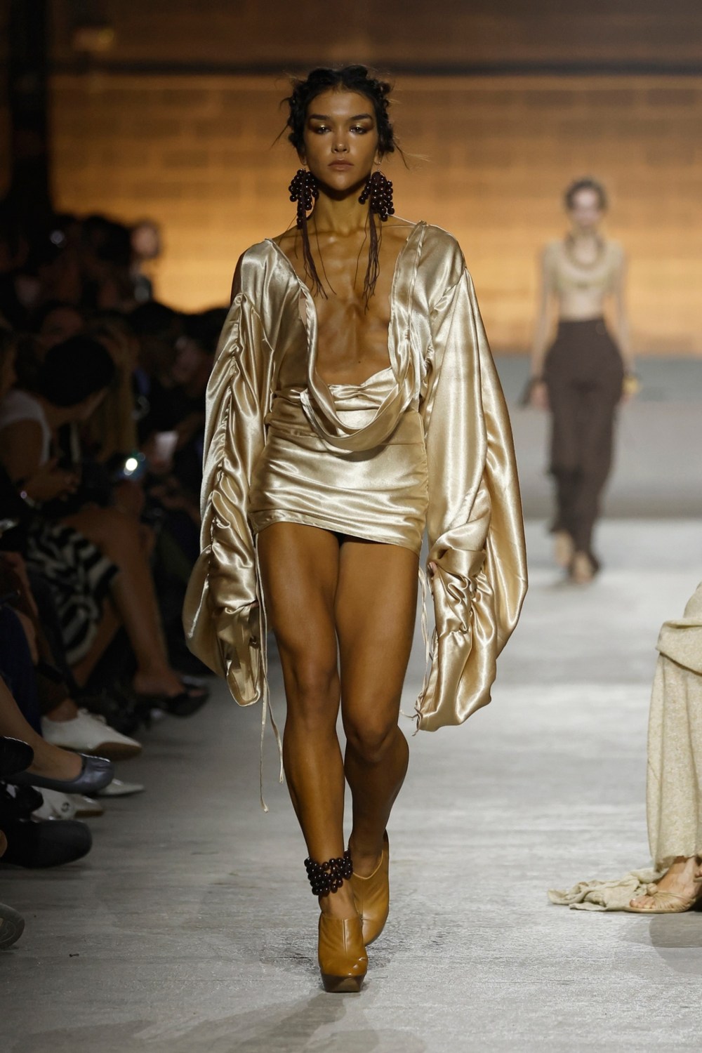 O’Barret en 080 BCN Fashion renace con una moda envolvente