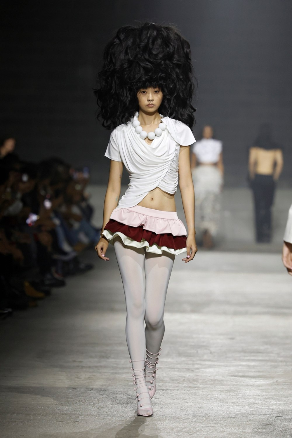 Pat Equilux en 080 BCN Fashion fija su diseño con memoria