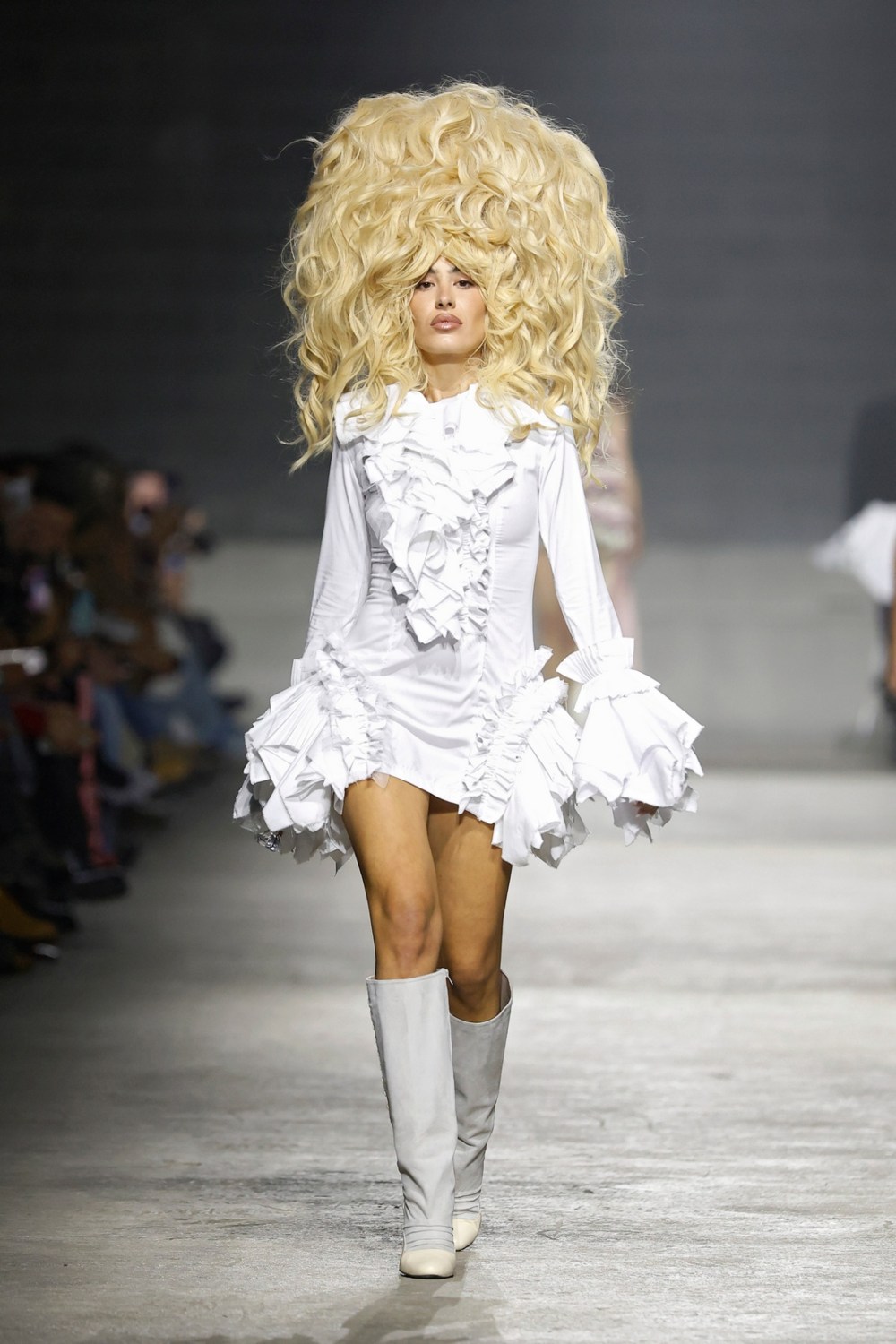 Pat Equilux en 080 BCN Fashion fija su diseño con memoria