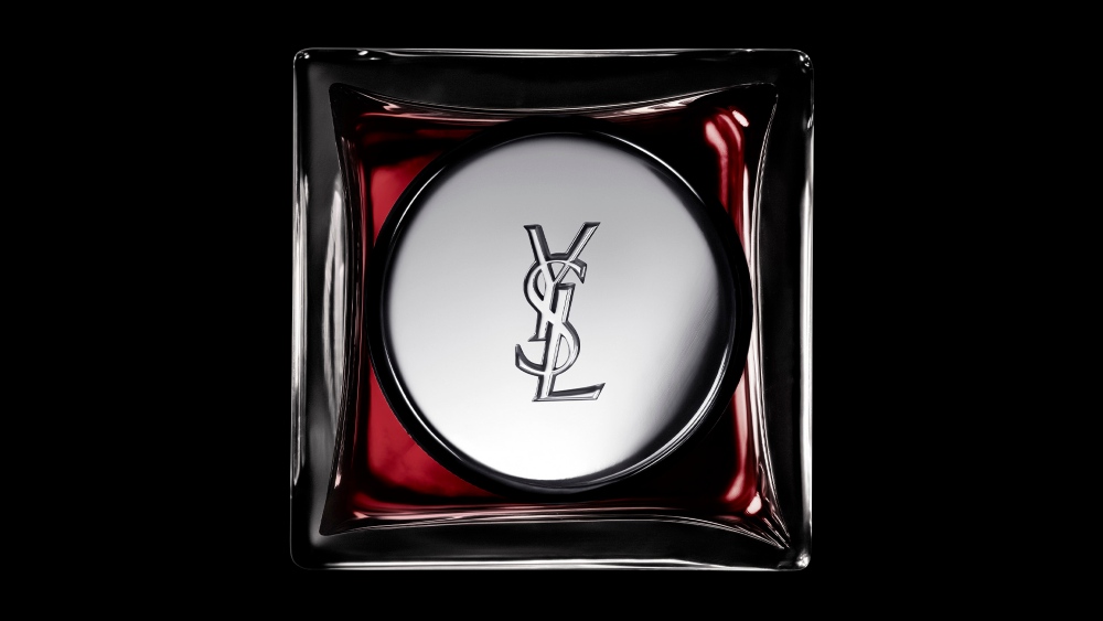 YSL Beauty rinde homenaje al diseñador con un aroma cálido