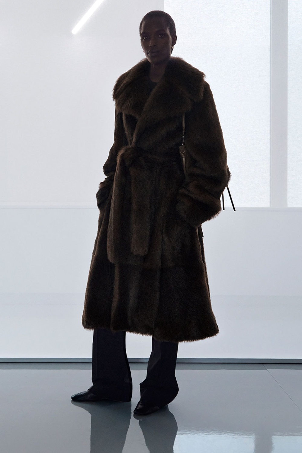 Phoebe Philo profundiza en su lujo arquitectónico para SS27