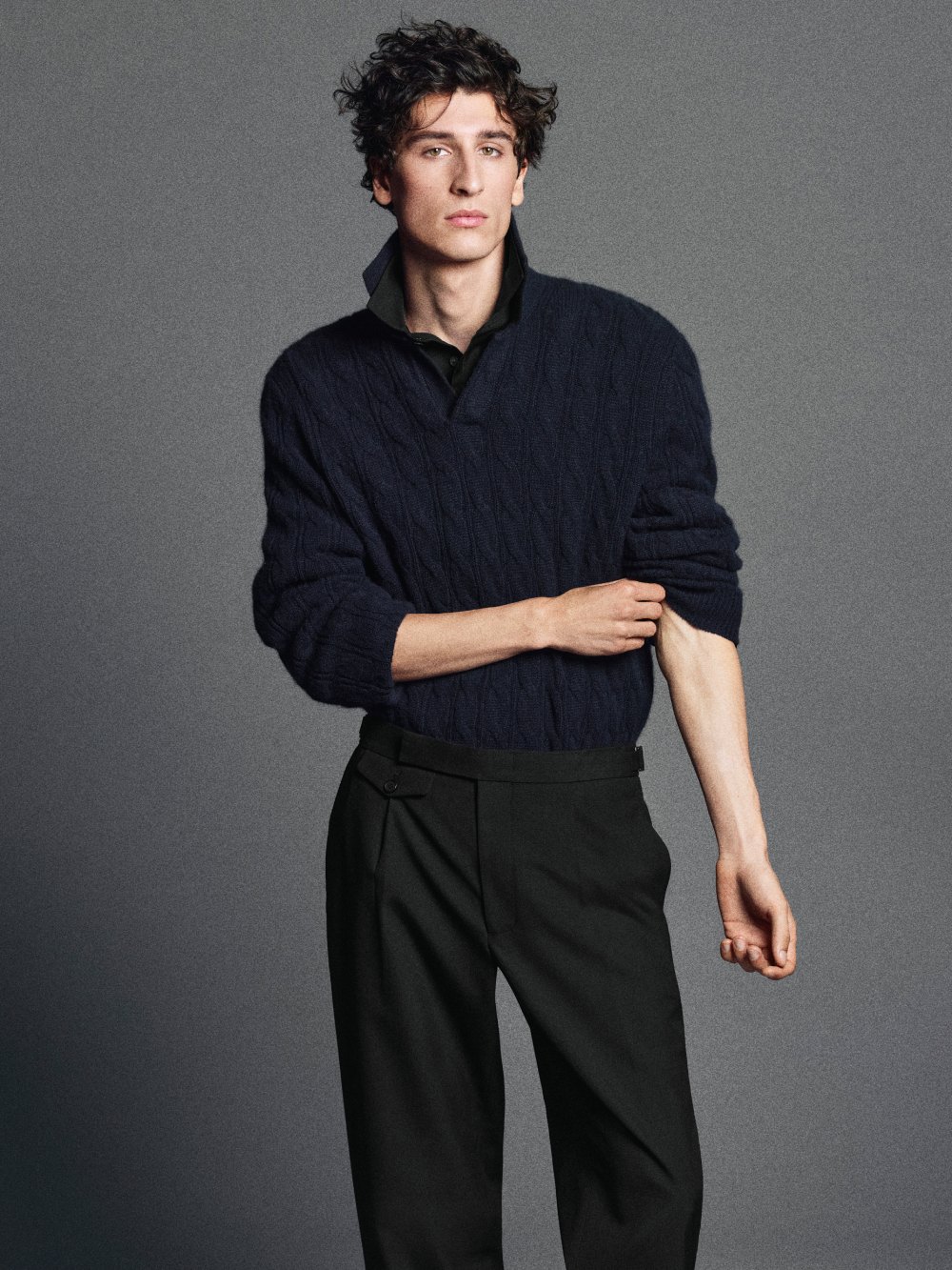 Renueva tu armario con los esenciales COS de cashmere